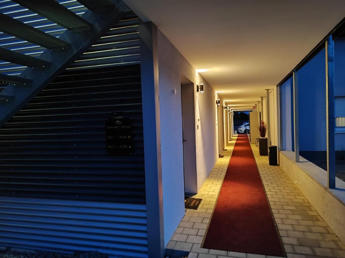 Gaestehaus Wuerzburg 24H Estenfeld Exterior photo