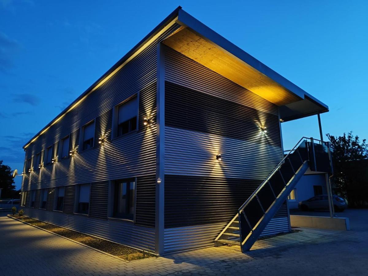 Gaestehaus Wuerzburg 24H Estenfeld Exterior photo